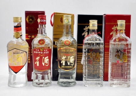 鞍山回收红董褐董白董3款90年代的老董酒分别多少钱一瓶，各自介绍与特点分析