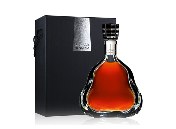 鞍山收购轩尼诗李察XO回收Hennessy洋酒干邑白兰地700ml