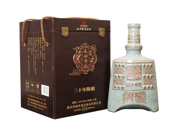 鞍山咸亨酒店太雕黄酒回收太雕三十年陈酿绍兴黄酒1.5kg礼盒装
