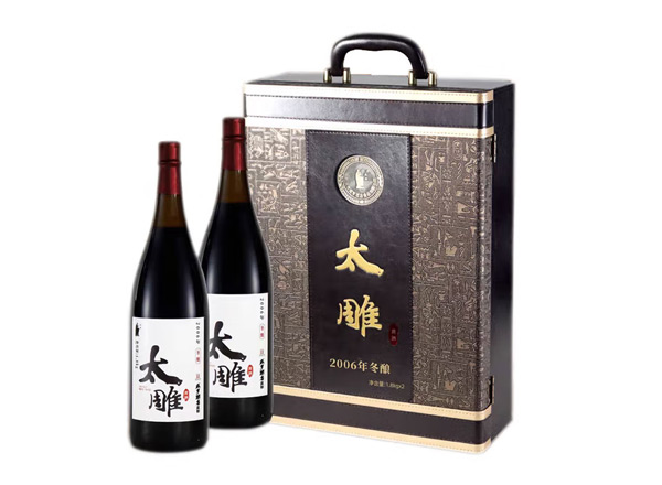鞍山回收太雕黄酒咸亨酒店太雕黄酒2006年冬酿1.8KG*2礼盒装绍兴黄酒
