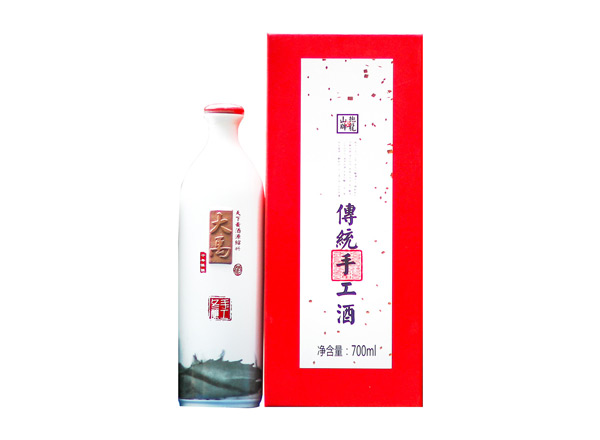 鞍山抱龙山牌大禹黄酒回收大禹二十年陈酿手工冬酿20年传统手工酒